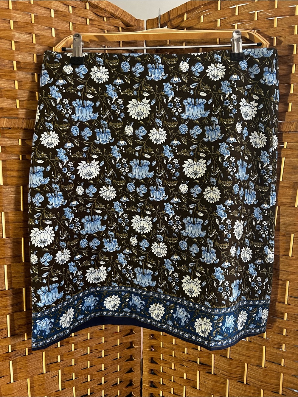 Talbots Floral Print Pencil Skirt Brown Blue White Border Print Sz 6